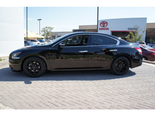 2011 Nissan maxima black rims #3