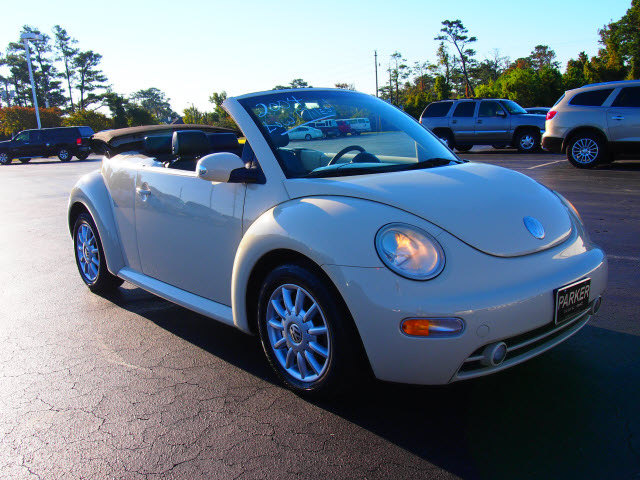 volkswagen new beetle 2004 yellow gls gasoline 4 cylinders front wheel volkswagen new beetle 2004 yellow gls gasoline 4 cylinders front wheel