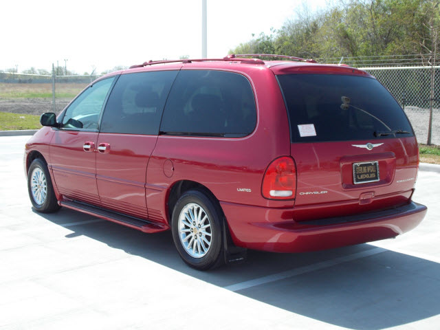 1999 town and country van